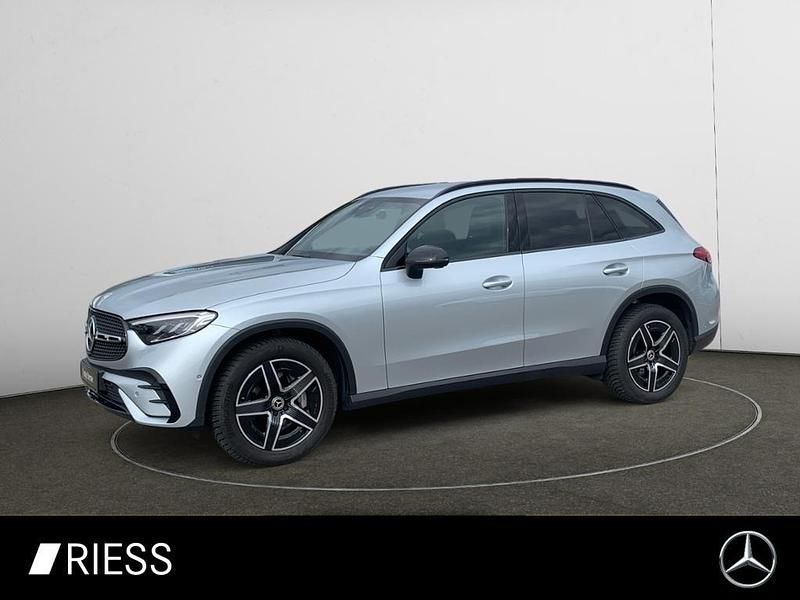 Gebraucht Mercedes GLC220 AMG 197 PS (144 kW) 2024 Metalliclack hightechsilber SUV