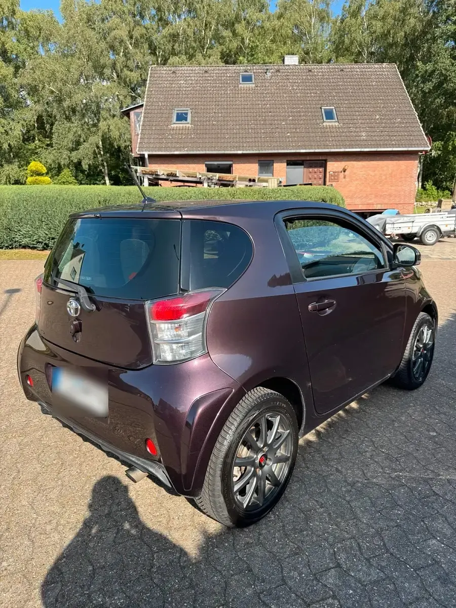 Gebraucht Toyota iQ 98 PS (72 kW) 2009 Violet Kleinwagen