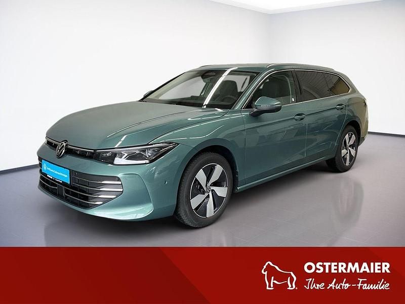 Maripositgrün Gebraucht 2024 VW Passat Business Kombi | 36.845 € (Guter Preis) - Bild 1/4