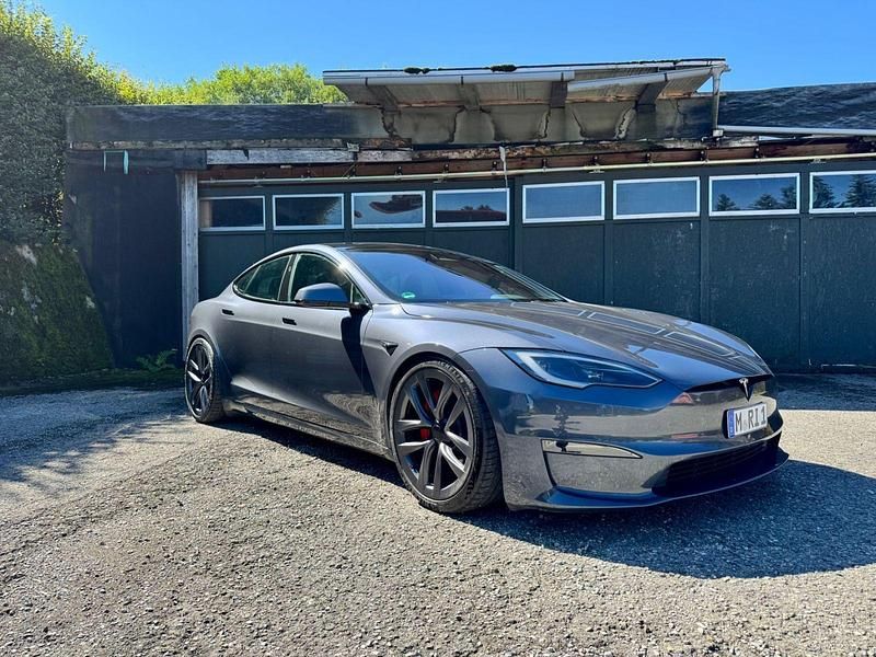 Grau Gebraucht 2023 Tesla Model S Plaid Limousine | 72.999 € (Guter Preis) - Bild 1/4