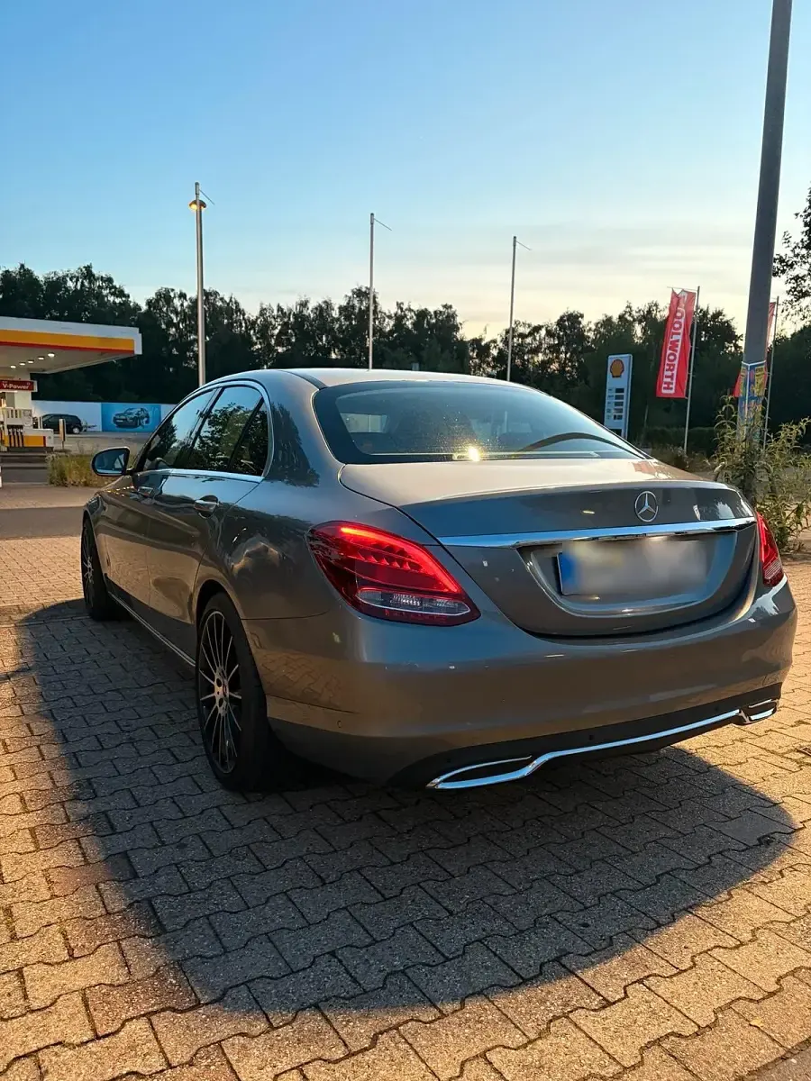 Gebraucht Mercedes C180 156 PS (114 kW) 2016 Grau Limousine