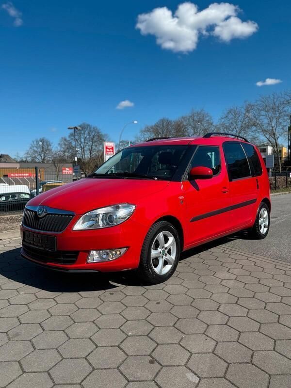 Rot Gebraucht 2012 Skoda Roomster Family Kombi | 4.550 € - Bild 1/4