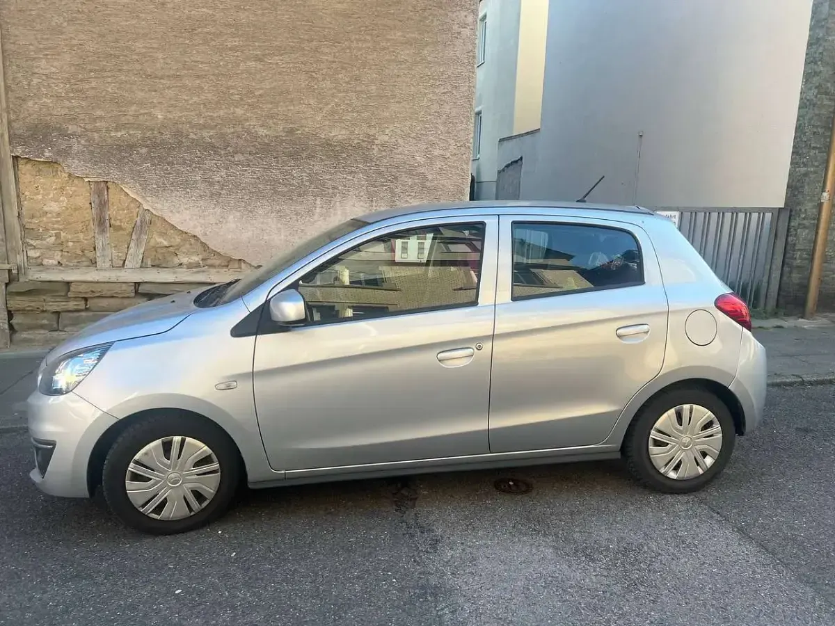 Gebraucht Mitsubishi Space Star 71 PS (52 kW) 2018 Silber Kleinwagen