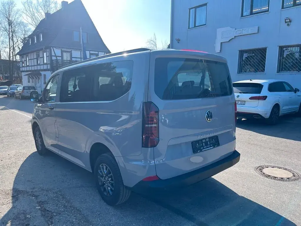 Usata VW Caravelle 150 CV (110 kW) 2025 Grigio Furgone