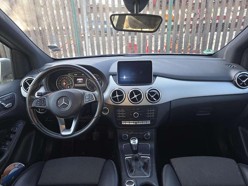 Gebraucht Mercedes 180 109 PS (80 kW) 2016 Silber Limousine