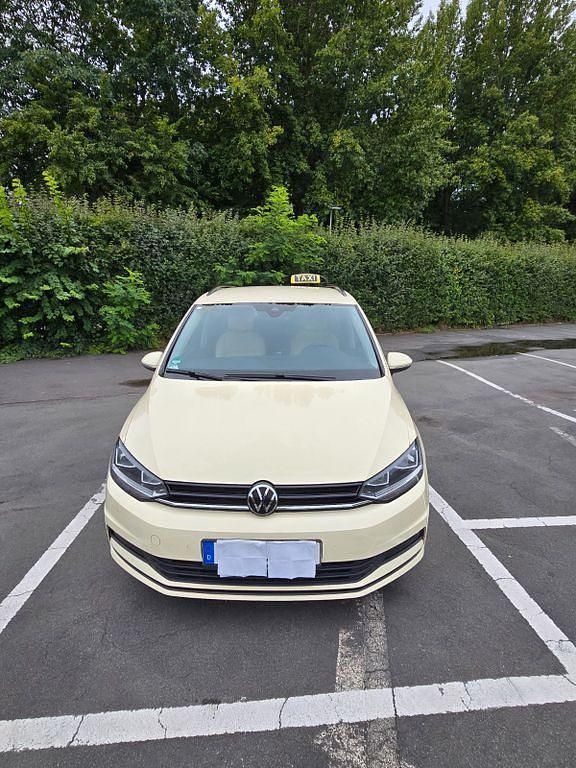Schwarz Gebraucht 2023 VW Touran Van / Kleinbus | 26.500 € (Guter Preis) - Bild 1/4