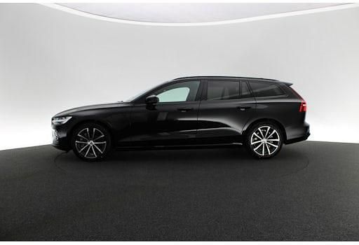 Neu Volvo V60 Plus 455 PS (334 kW) 2026 Schwarz Kombi
