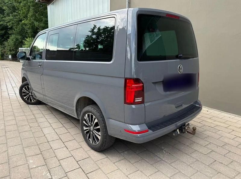 Gebraucht VW Multivan 204 PS (150 kW) 2021 Grau Van