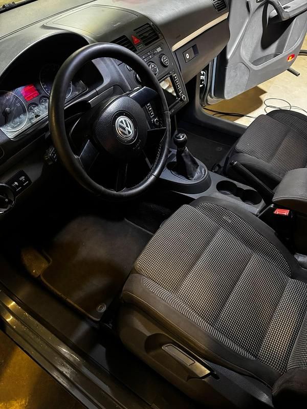 Gebraucht VW Touran 140 PS (102 kW) 2004 Grau Van / Kleinbus