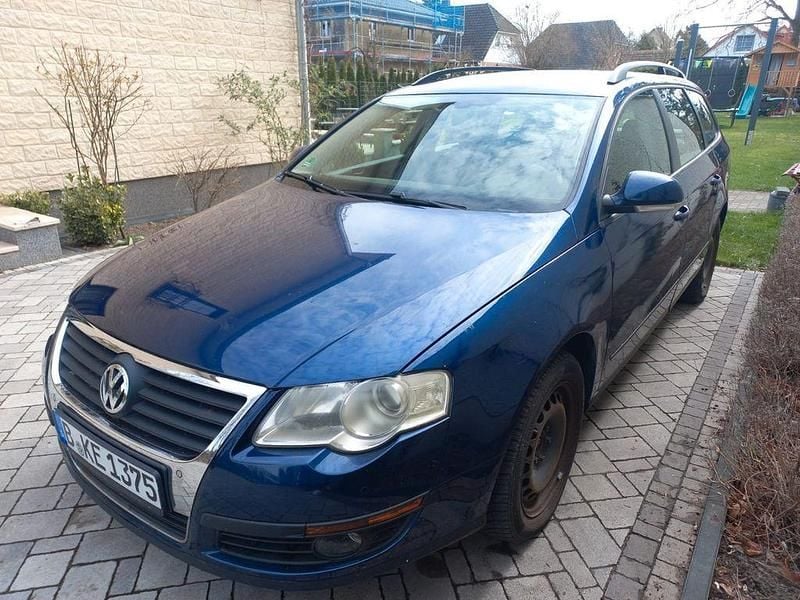 Gebraucht VW Passat Trendline 102 PS (75 kW) 2009 Blau Limousine