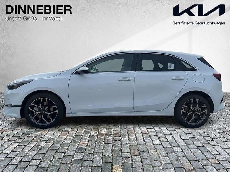 Neu Kia Ceed 140 PS (102 kW) 2025 Weiß Kleinwagen