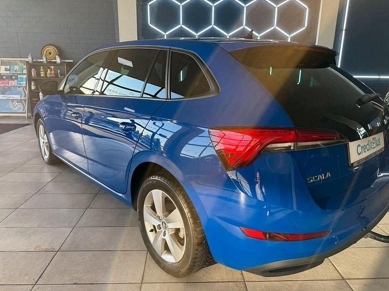 Gebraucht Skoda Scala Ambition 150 PS (110 kW) 2019 Blau Kleinwagen