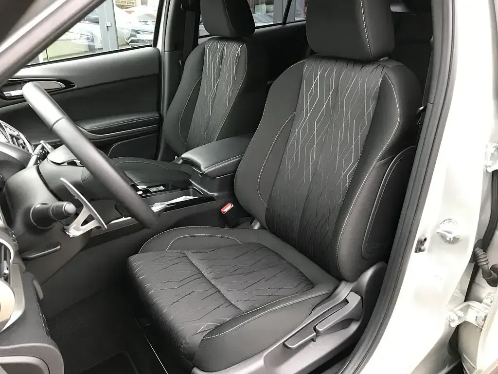 Gebraucht Mitsubishi Eclipse Cross Diamant Edition 163 PS (119 kW) 2020 Silber SUV