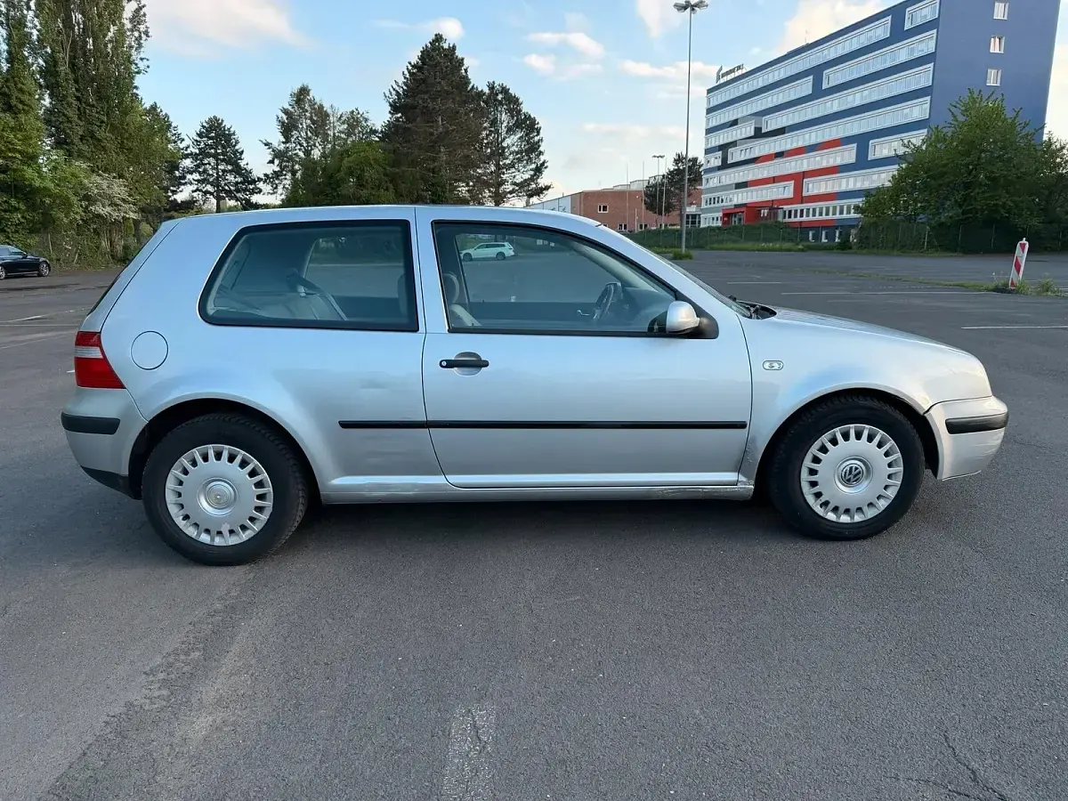 Gebraucht VW Golf IV 75 PS (55 kW) 2002 Silber Kleinwagen