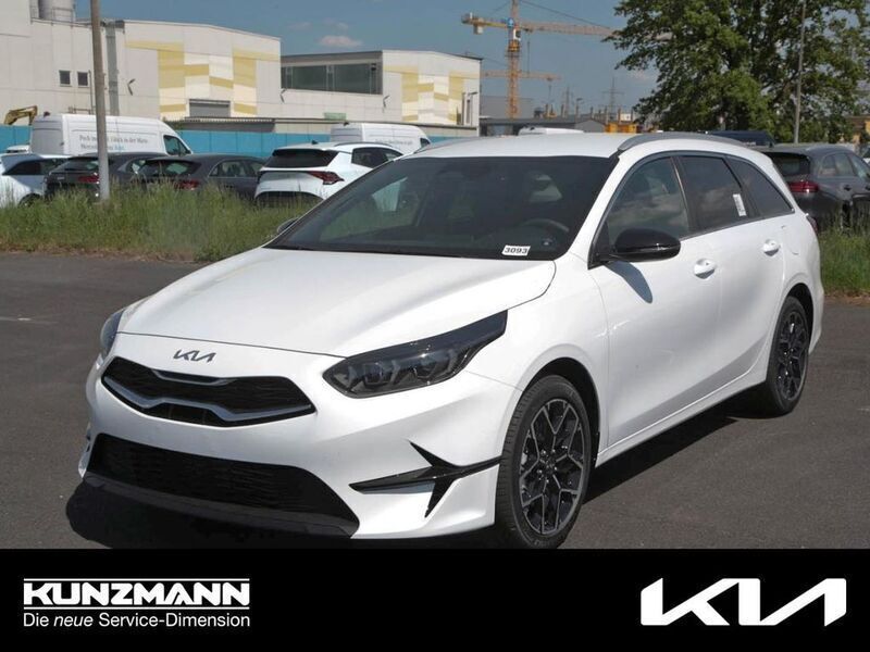 Deluxeweiß metallic Neu 2025 Kia Ceed Sportswagon Kombi | 26.769 € (Fairer Preis) - Bild 1/4