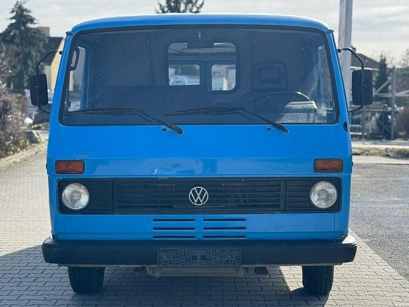 Second-hand VW LT 75 CP (55 kW) 1983 Albastru Monovolum