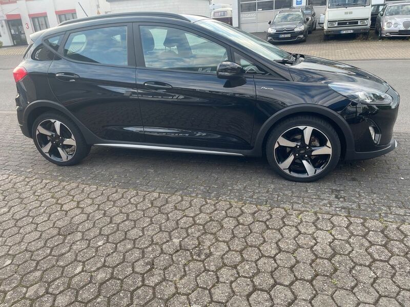 Gebraucht Ford Fiesta Active 125 PS (91 kW) 2021 Schwarz Kleinwagen