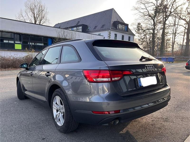 Gebraucht Audi A4 Design 150 PS (110 kW) 2016 Grau Kombi