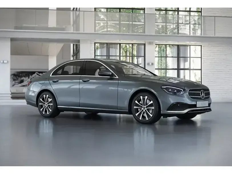 Gebraucht Mercedes E300 Avantgarde 306 PS (225 kW) 2022 Metalliclack selenitgrau Limousine