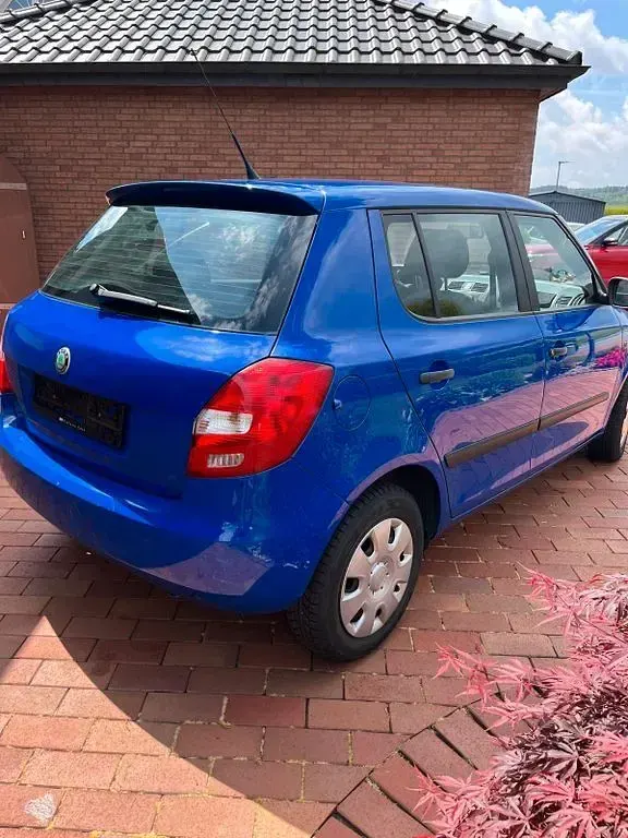 Gebraucht Skoda Fabia Cool Edition 60 PS (44 kW) 2010 Blau Limousine