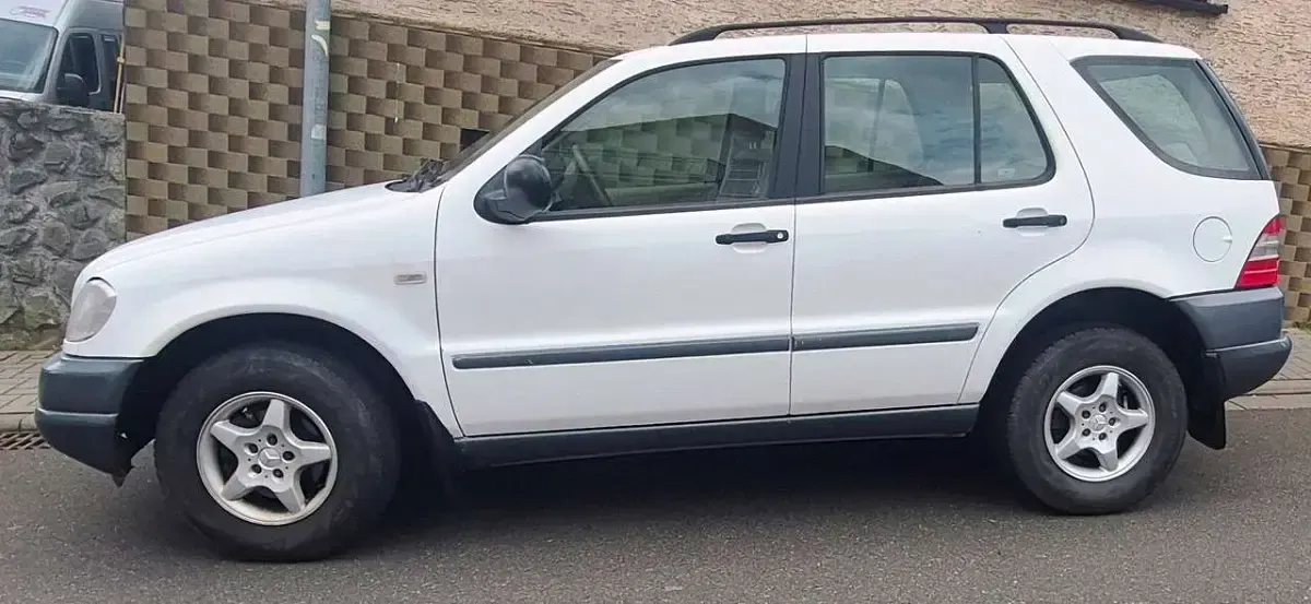 Gebraucht Mercedes ML320 Edition 218 PS (160 kW) 2000 Weiß SUV