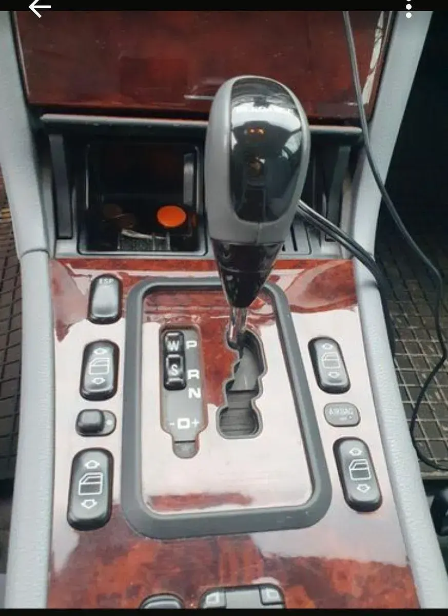 Gebraucht Mercedes E220 Classic 143 PS (105 kW) 2001 Silber Limousine