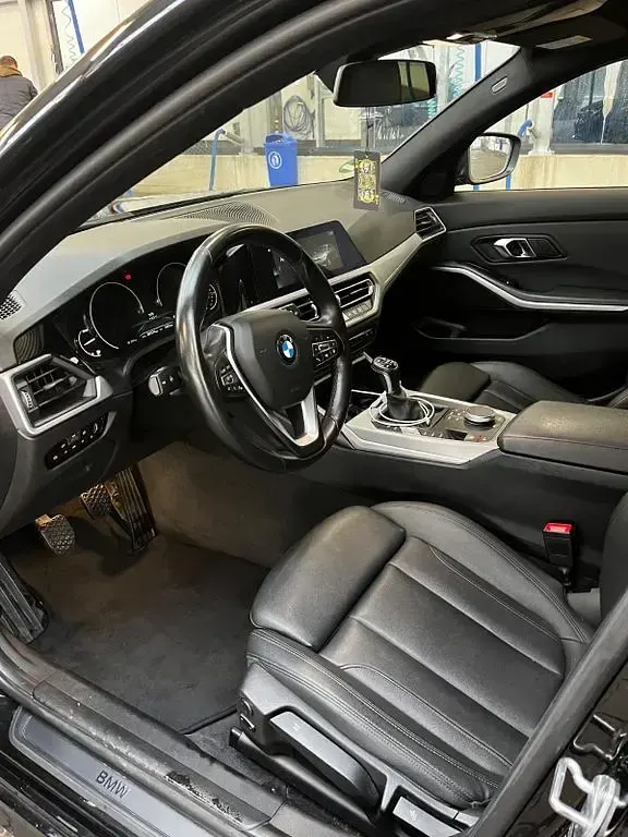 Używany BMW 320 Efficient Dynamics 163 KM (119 kW) 2019 Czarny Kombi