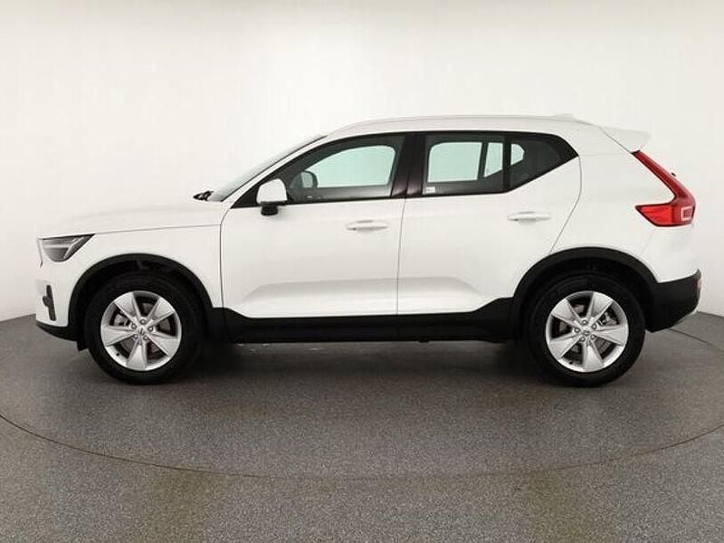 Neu Volvo XC40 163 PS (119 kW) 2025 Weiß SUV