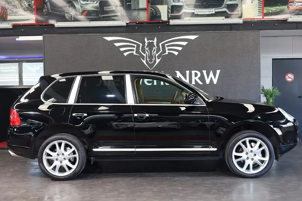 Second-hand Porsche Cayenne 250 CP (183 kW) 2003 Negru SUV