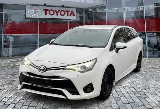 Gebraucht Toyota Avensis Executive 147 PS (108 kW) 2018 Super white 2 Kombi