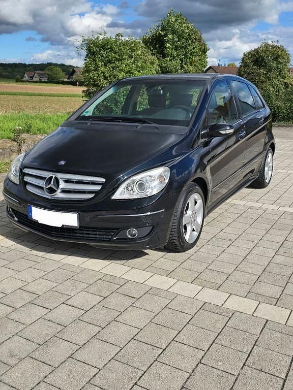 Schwarz Gebraucht 2006 Mercedes B200 Van / Kleinbus | 4.980 € (Etwas zu teuer) - Bild 1/4