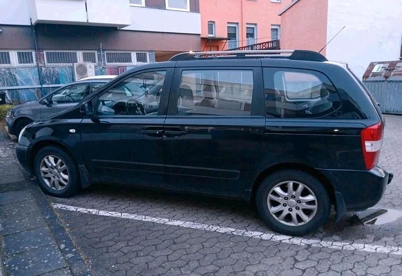 Gebraucht Kia Carnival 116 PS (85 kW) 2009 Schwarz Van / Kleinbus