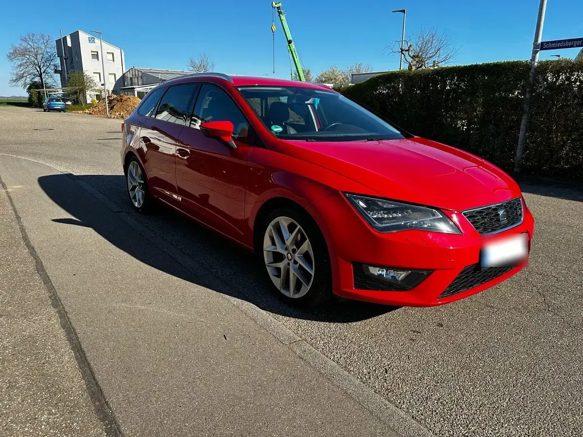 Gebraucht Seat Leon FR-Line 125 PS (91 kW) 2015 Rot Kombi