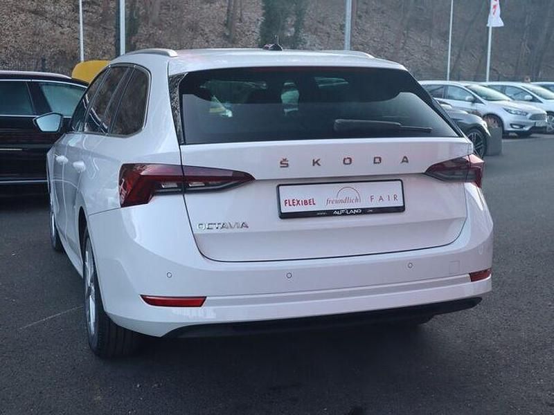 Second-hand Skoda Octavia Style 116 CP (85 kW) 2023 Alb Break