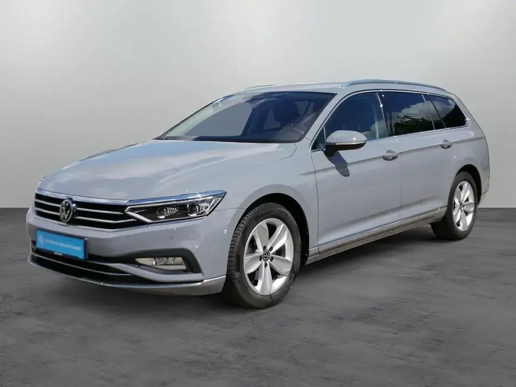 Gebraucht VW Passat Elegance 150 PS (110 kW) 2022 Mondsteingrau Kombi