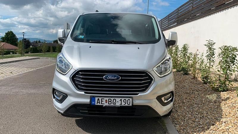 Gebraucht Ford Tourneo 150 PS (110 kW) 2023 Silber Van / Kleinbus