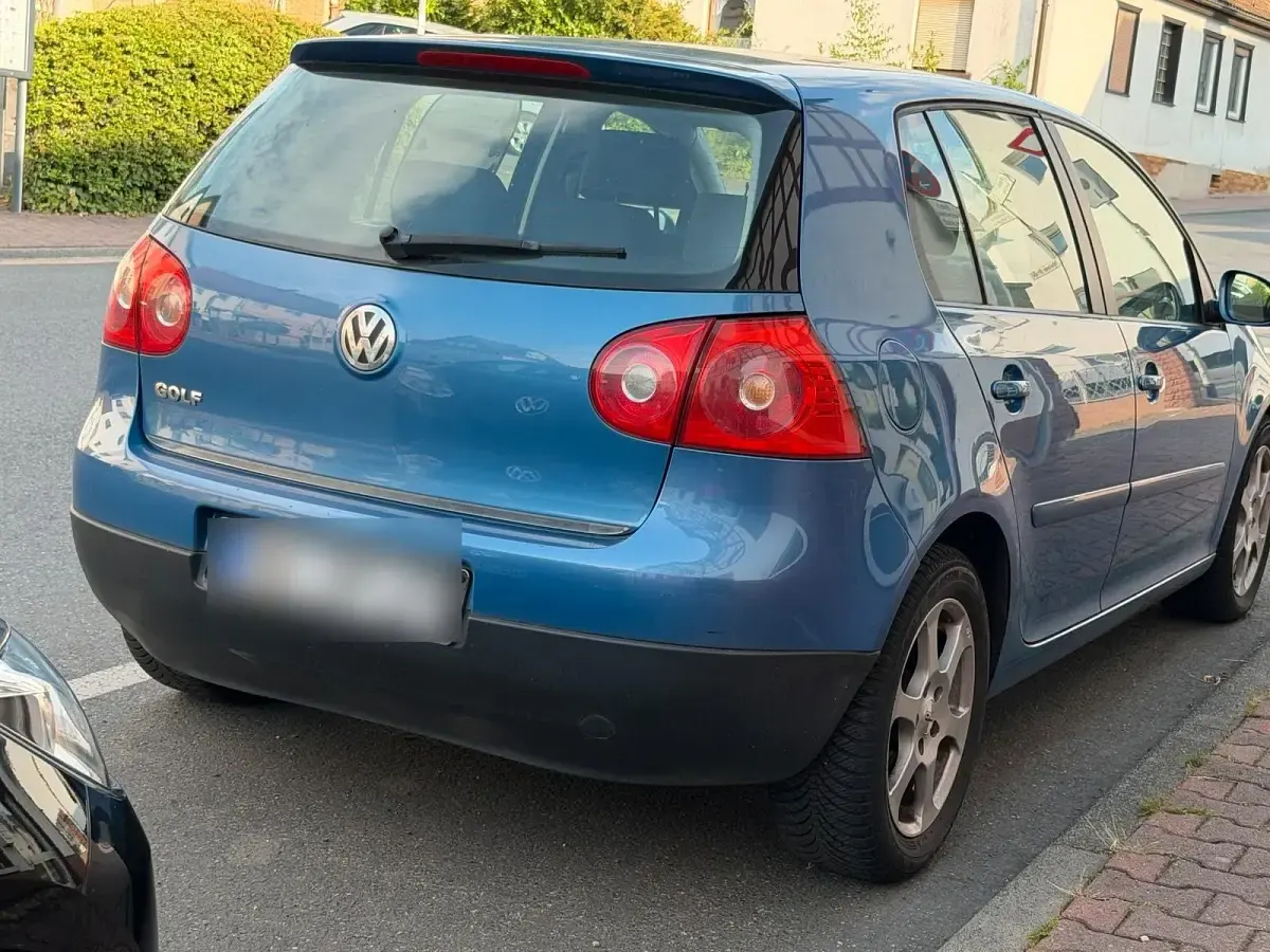 Gebraucht VW Golf V 74 PS (54 kW) 2005 Blau Kleinwagen