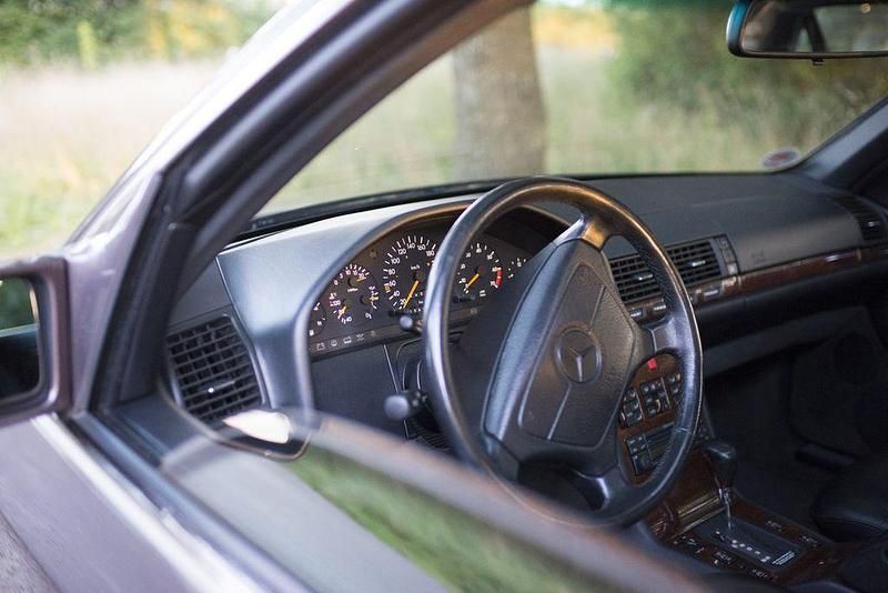 Usata Mercedes E400 286 CV (210 kW) 1992 Viola Berlina