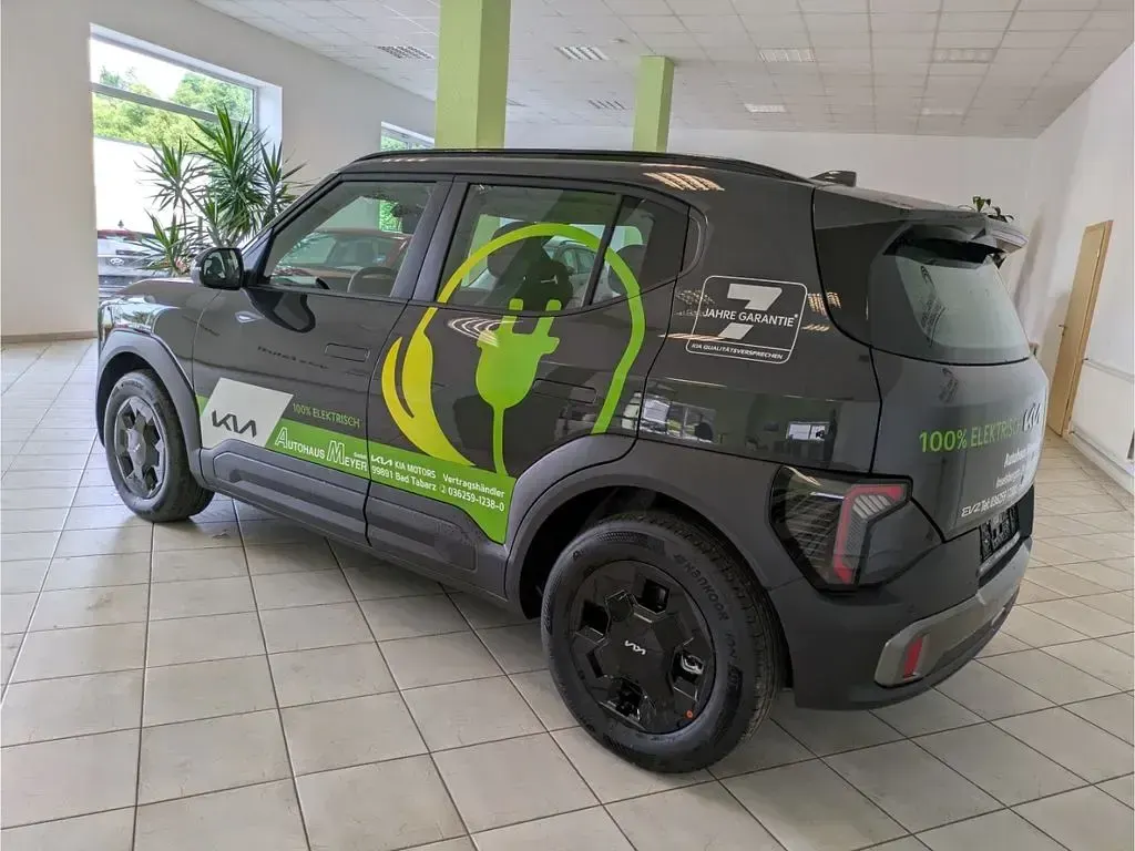 Neu Kia EV2 Earth 108 kW (147 PS) 2026 Grau SUV