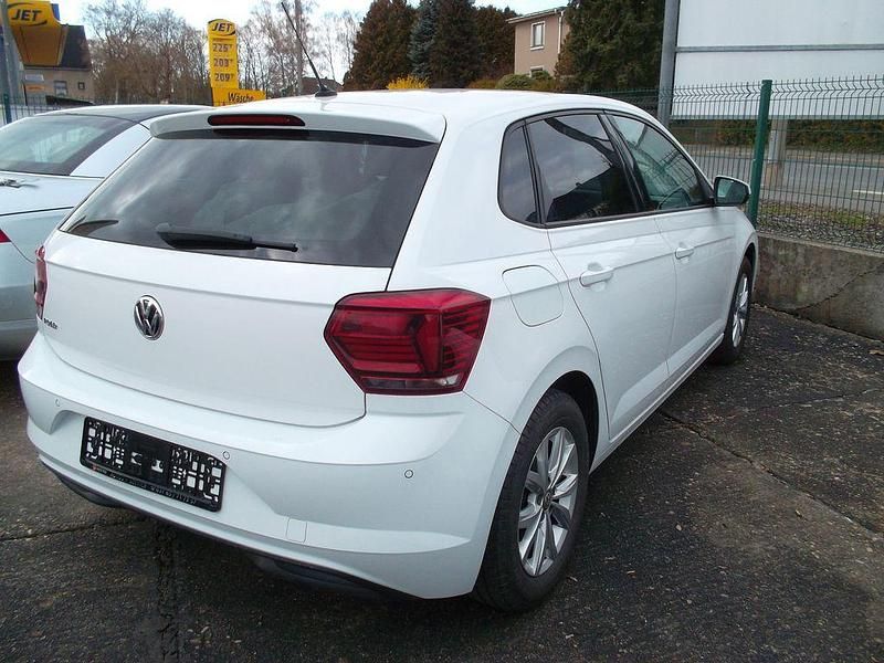 Gebraucht VW Polo Highline 95 PS (69 kW) 2019 Weiß Kleinwagen
