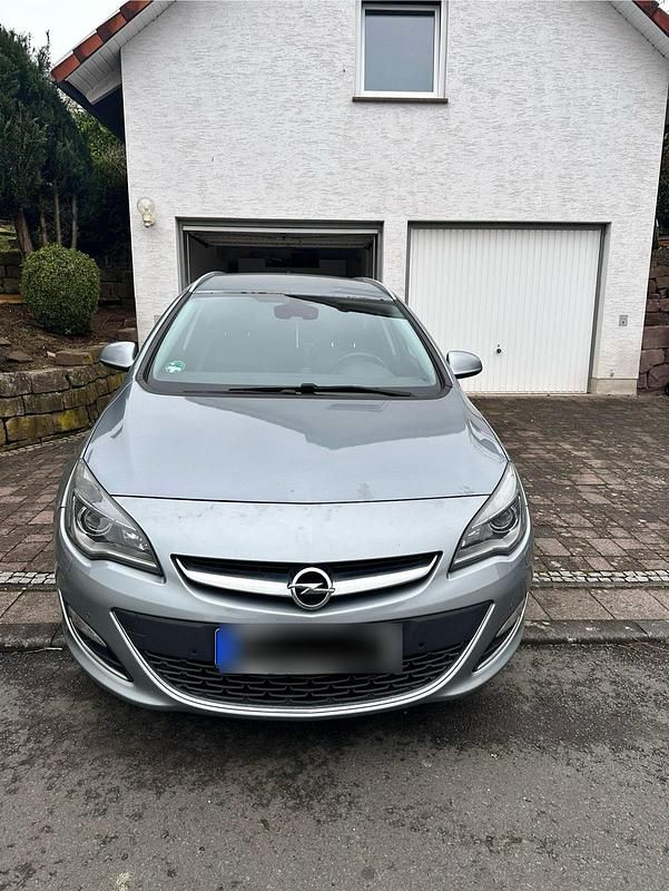 Gebraucht Opel Astra 160 PS (117 kW) 2013 Grau Kombi