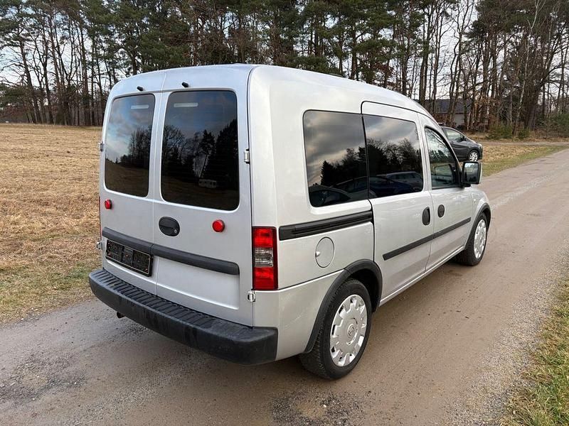 Gebraucht Opel Combo 90 PS (66 kW) 2006 Silber Kombi