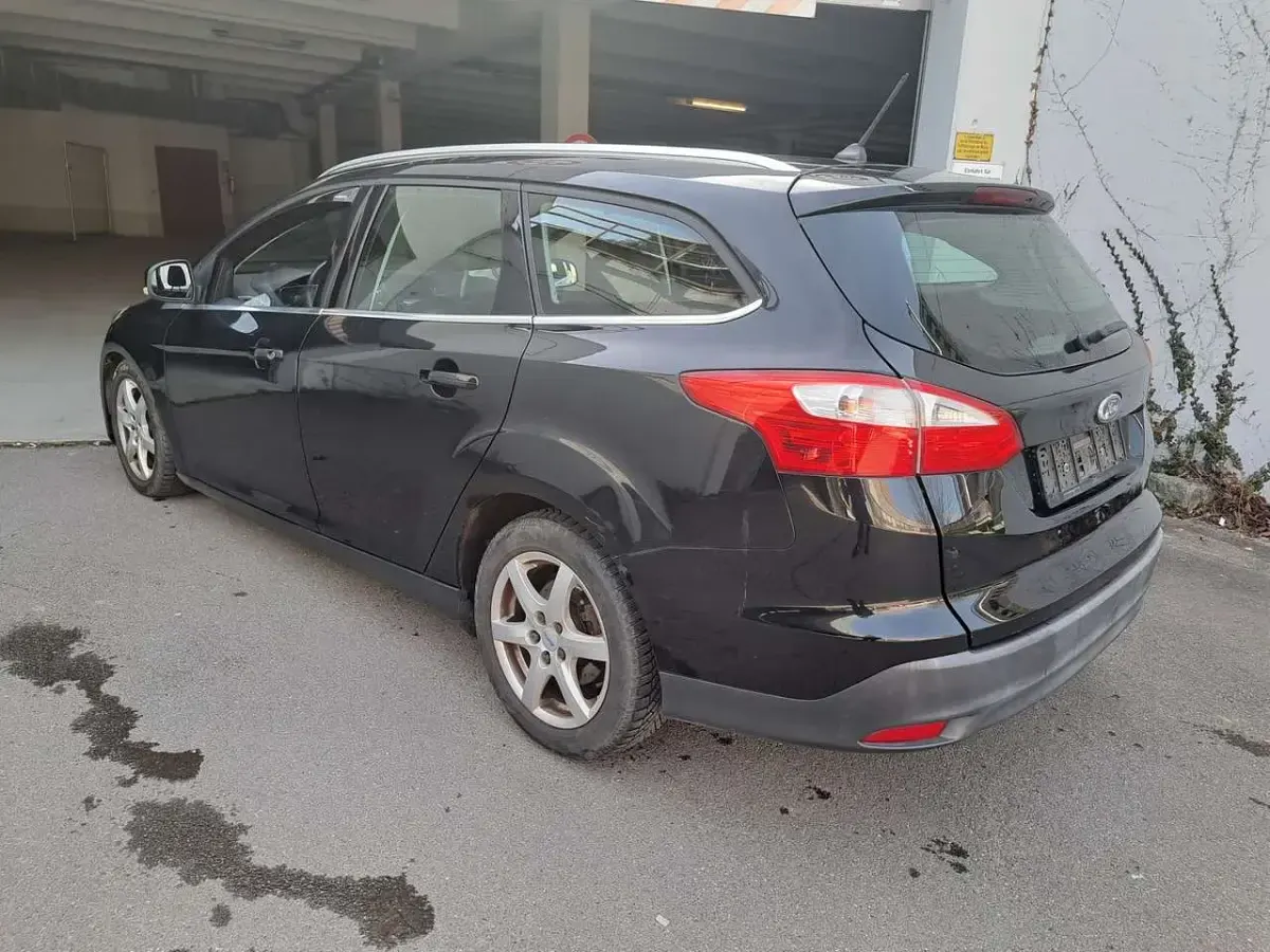 Usado Ford Focus Titanium 182 CV (133 kW) 2011 Negro Familiar