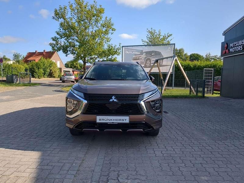 Gebraucht Mitsubishi Eclipse Cross Select 188 PS (138 kW) 2024 Braun SUV