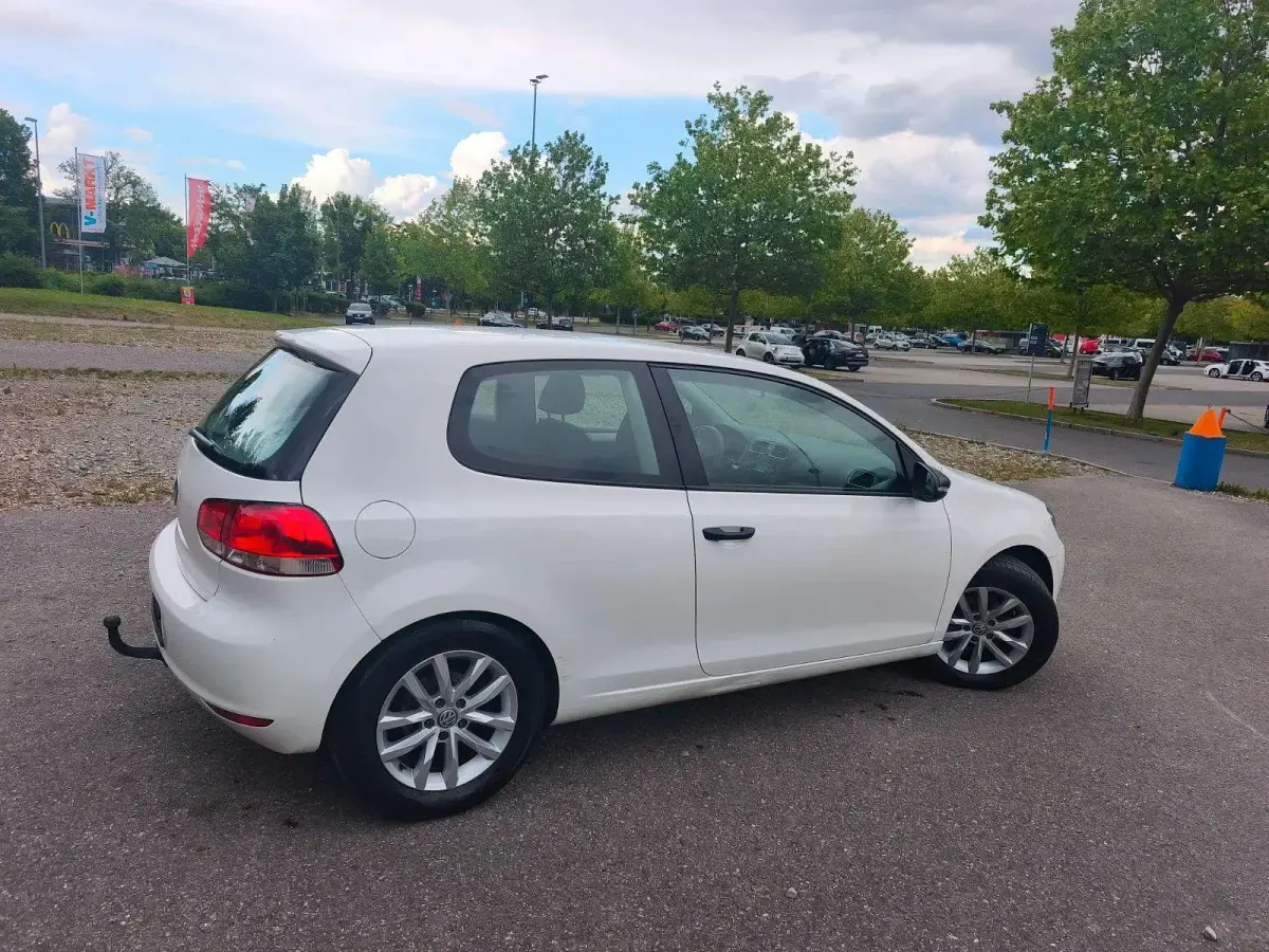 Gebraucht VW Golf VII 80 PS (58 kW) 2012 Weiß Kleinwagen