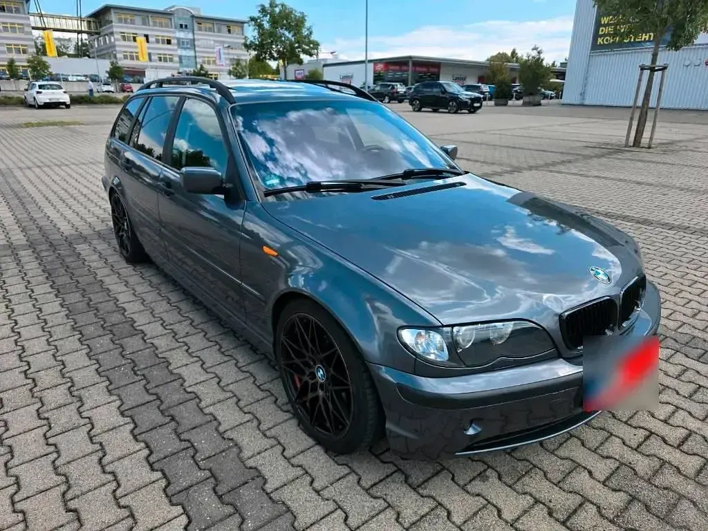 Gebraucht BMW 320 150 PS (110 kW) 2001 Grau Kombi
