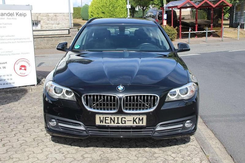 Gebraucht BMW 520 190 PS (139 kW) 2017 Black sapphire metallic Kombi
