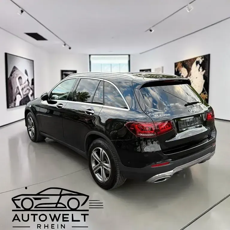 Gebraucht Mercedes GLC200 197 PS (144 kW) 2021 Schwarz SUV