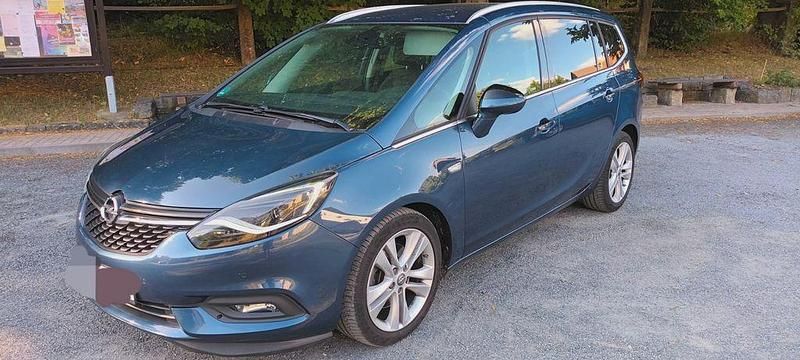 Blau Gebraucht 2017 Opel Zafira Business Innovation Van / Kleinbus | 12.990 € (Guter Preis) - Bild 1/4