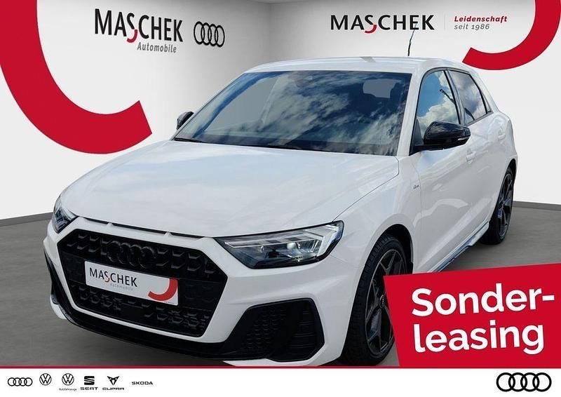 Cortinaweiss Neu 2025 Audi A1 Sportback Black Edition Kleinwagen | 37.888 € (Fairer Preis) - Bild 1/4